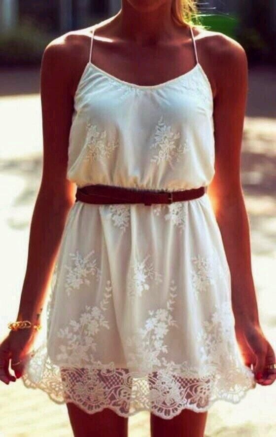 white-summer-dresss-beach-style