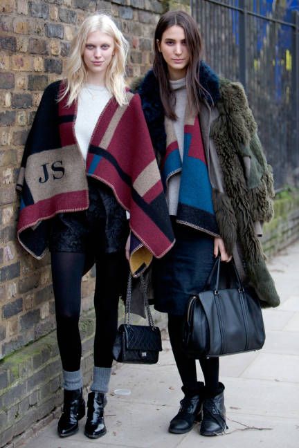 poncho-look-2015-Fall-trends-Burberry