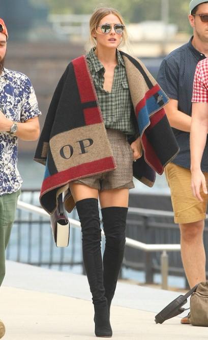 street-style-poncho-2015-fall-trend-Burberry (2)