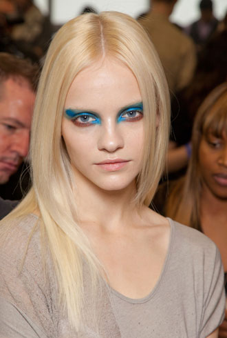 2012 Fashion Weeks Beauty Looks. Make up Trend – Glitter On The Face ...